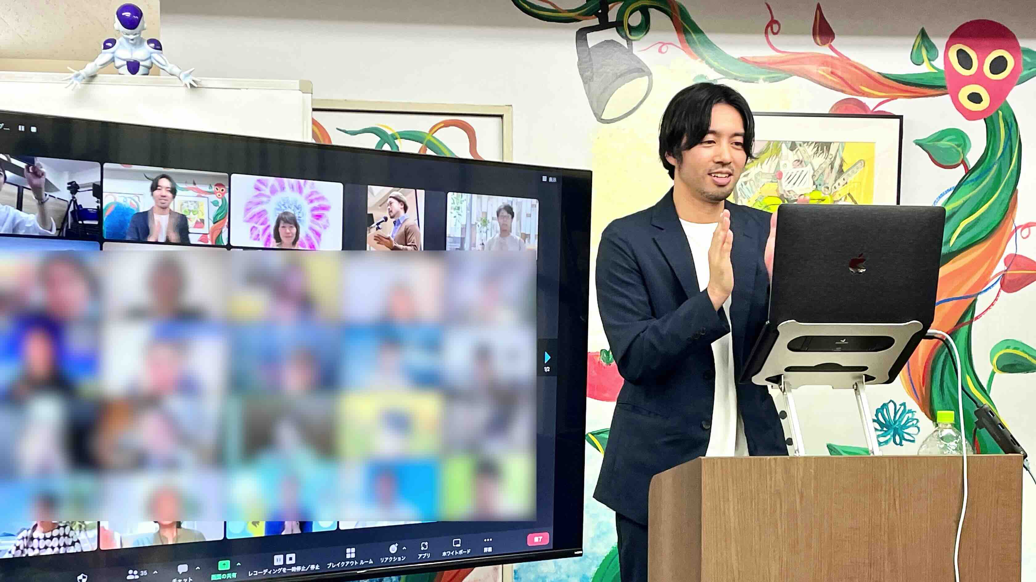 仲間と学び合う様子